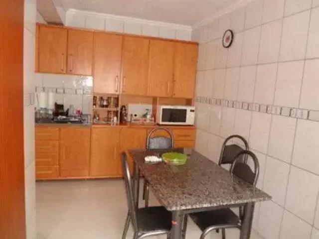 Casa / Sobrado para Venda em Porto Alegre/RS Santana 4 Quartos