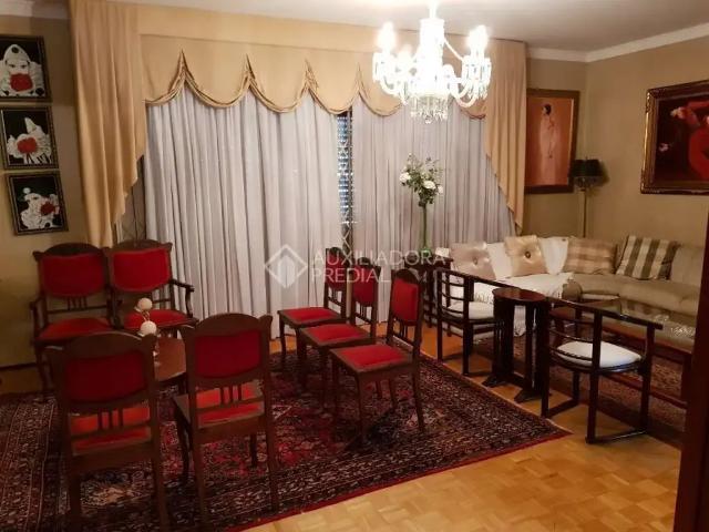 Casa / Sobrado para Venda em Porto Alegre/RS Santana 5 Quartos
