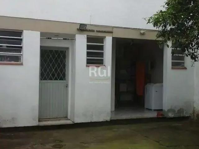 Casa / Sobrado para Venda em Porto Alegre/RS Santana 5 Quartos