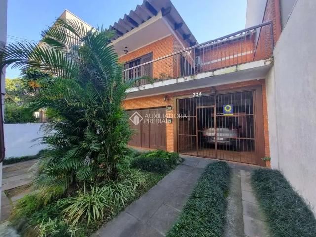 Casa / Sobrado para Venda em Porto Alegre/RS Santana 5 Quartos