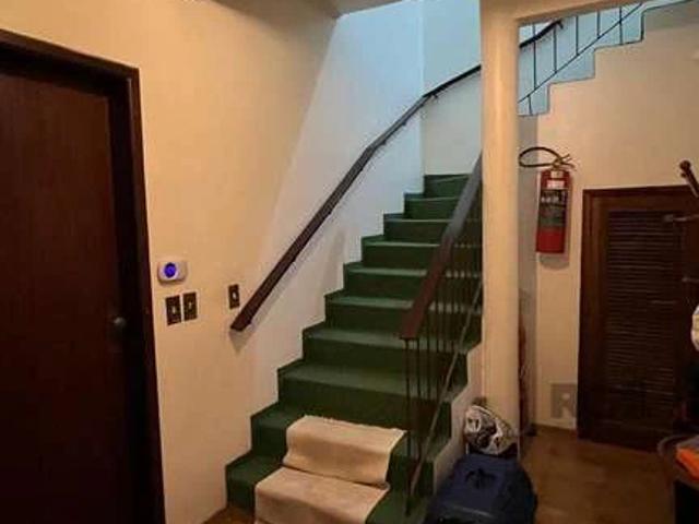 Casa / Sobrado para Venda em Porto Alegre/RS Santana 5 Quartos
