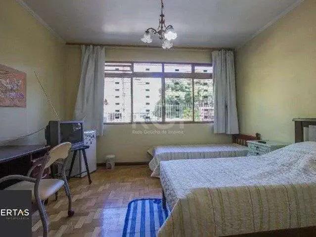 Casa / Sobrado para Venda em Porto Alegre/RS Santana 6 Quartos