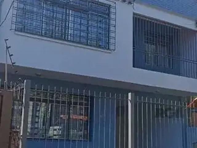 Casa / Sobrado para Venda em Porto Alegre/RS Santana 6 Quartos