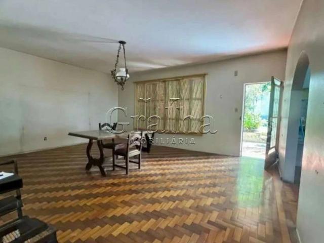 Casa / Sobrado para Venda em Porto Alegre/RS Santana 6 Quartos