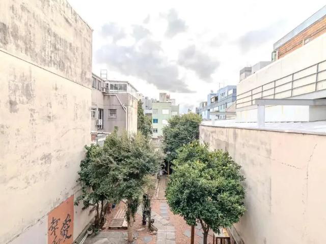 Casa / Sobrado para Venda em Porto Alegre/RS Santana 6 Quartos