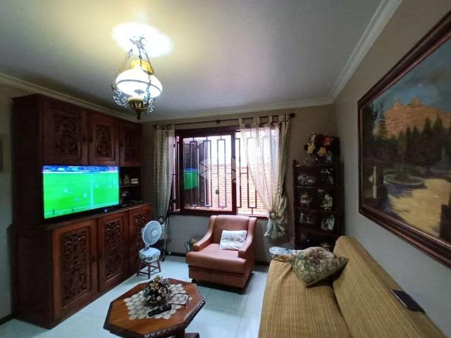 Casa / Sobrado para Venda em Porto Alegre/RS Santana 8 Quartos