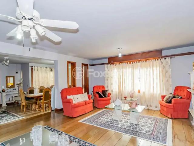 Casa / Sobrado para Venda em Porto Alegre/RS Santo Antônio 2 Quartos