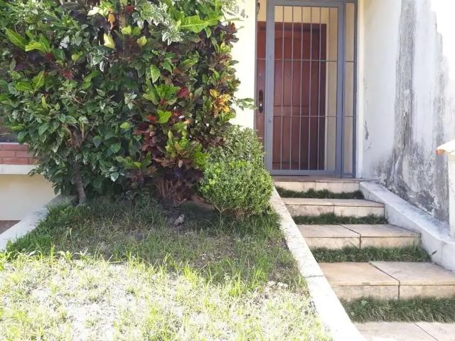 Casa / Sobrado para Venda em Porto Alegre/RS Santo Antônio 3 Quartos
