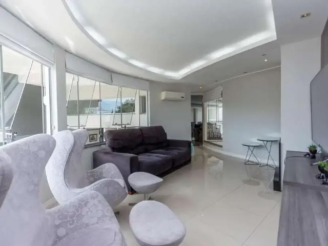 Casa / Sobrado para Venda em Porto Alegre/RS Santo Antônio 3 Quartos