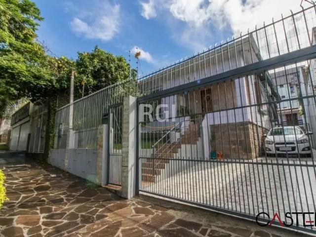 Casa / Sobrado para Venda em Porto Alegre/RS Santo Antônio 5 Quartos