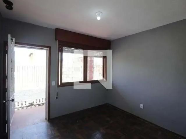 Casa / Sobrado para Venda em Porto Alegre/RS Sarandi 2 Quartos