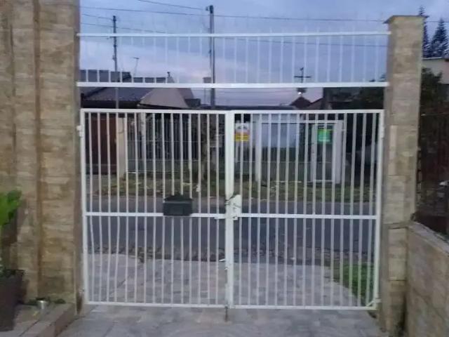 Casa / Sobrado para Venda em Porto Alegre/RS Sarandi 2 Quartos