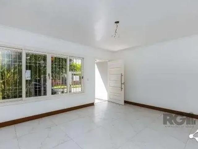 Casa / Sobrado para Venda em Porto Alegre/RS Sarandi 3 Quartos