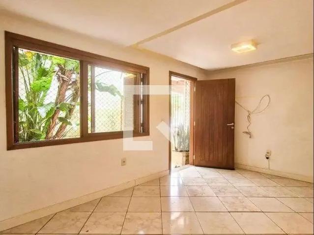 Casa / Sobrado para Venda em Porto Alegre/RS Sarandi 3 Quartos