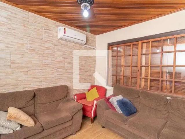 Casa / Sobrado para Venda em Porto Alegre/RS Sarandi 3 Quartos