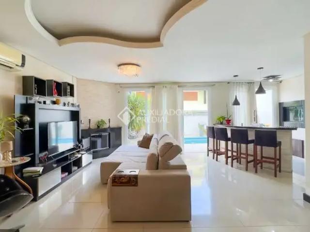 Casa / Sobrado para Venda em Porto Alegre/RS Sarandi 3 Quartos