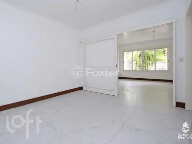 Casa / Sobrado para Venda em Porto Alegre/RS Sarandi 3 Quartos