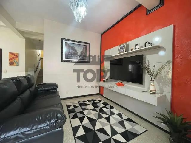 Casa / Sobrado para Venda em Porto Alegre/RS Sarandi 3 Quartos