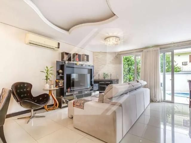 Casa / Sobrado para Venda em Porto Alegre/RS Sarandi 3 Quartos