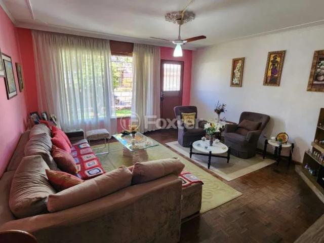 Casa / Sobrado para Venda em Porto Alegre/RS Sarandi 3 Quartos