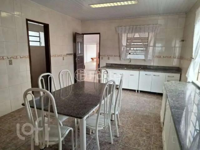 Casa / Sobrado para Venda em Porto Alegre/RS Sarandi 3 Quartos