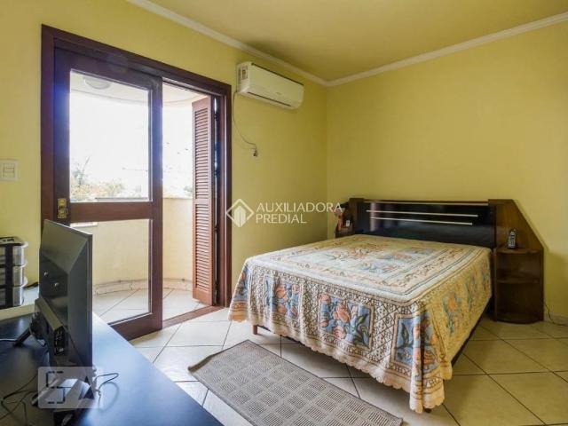 Casa / Sobrado para Venda em Porto Alegre/RS Sarandi 3 Quartos