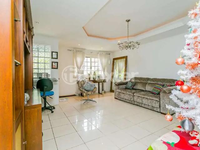 Casa / Sobrado para Venda em Porto Alegre/RS Sarandi 3 Quartos