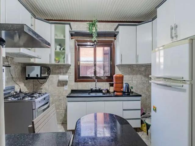 Casa / Sobrado para Venda em Porto Alegre/RS Sarandi 3 Quartos