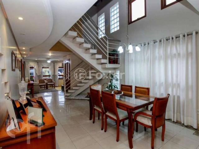 Casa / Sobrado para Venda em Porto Alegre/RS Sarandi 3 Quartos