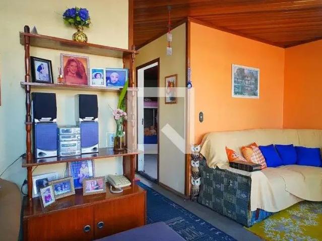 Casa / Sobrado para Venda em Porto Alegre/RS Sarandi 3 Quartos