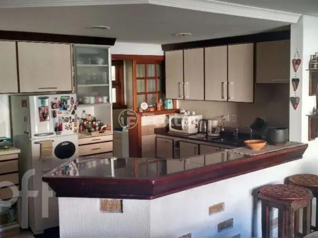Casa / Sobrado para Venda em Porto Alegre/RS Sarandi 3 Quartos