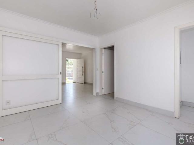 Casa / Sobrado para Venda em Porto Alegre/RS Sarandi 3 Quartos
