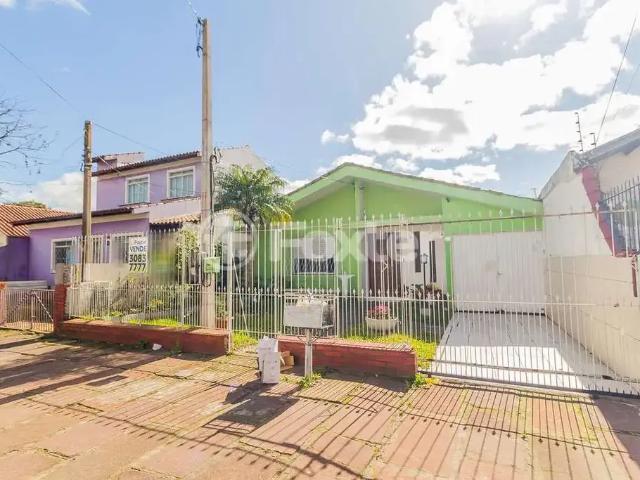 Casa / Sobrado para Venda em Porto Alegre/RS Sarandi 3 Quartos