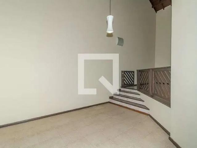 Casa / Sobrado para Venda em Porto Alegre/RS Sarandi 3 Quartos