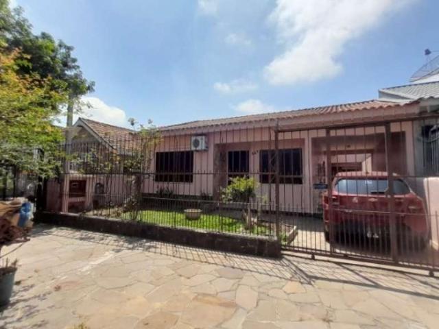Casa / Sobrado para Venda em Porto Alegre/RS Sarandi 3 Quartos