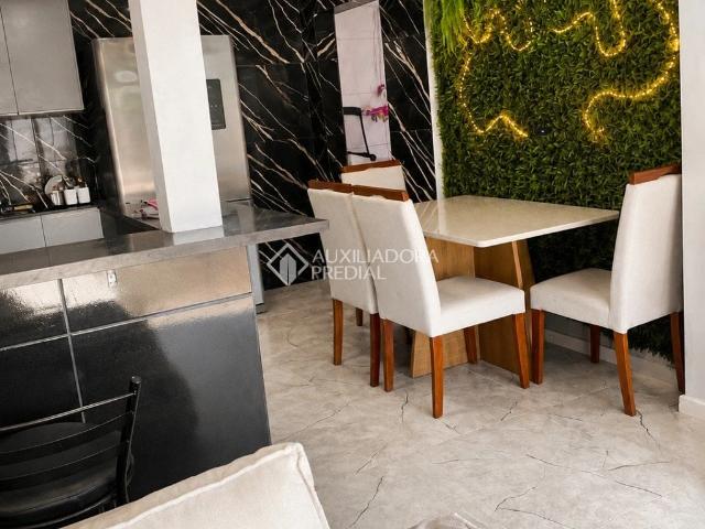 Casa / Sobrado para Venda em Porto Alegre/RS Sarandi 3 Quartos