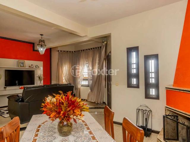 Casa / Sobrado para Venda em Porto Alegre/RS Sarandi 3 Quartos