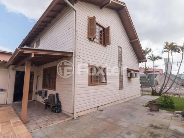 Casa / Sobrado para Venda em Porto Alegre/RS Sarandi 3 Quartos