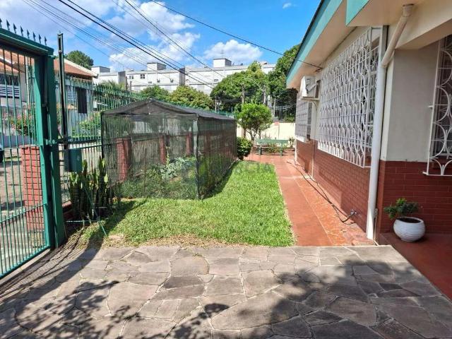 Casa / Sobrado para Venda em Porto Alegre/RS Sarandi 3 Quartos