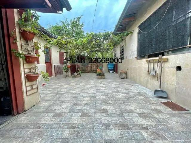 Casa / Sobrado para Venda em Porto Alegre/RS Sarandi 3 Quartos