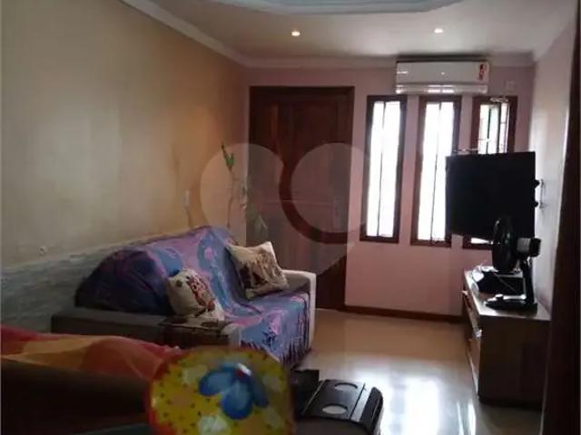 Casa / Sobrado para Venda em Porto Alegre/RS Sarandi 3 Quartos