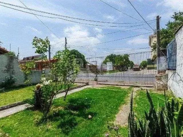 Casa / Sobrado para Venda em Porto Alegre/RS Sarandi 4 Quartos