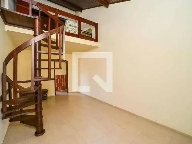 Casa / Sobrado para Venda em Porto Alegre/RS Sarandi 4 Quartos