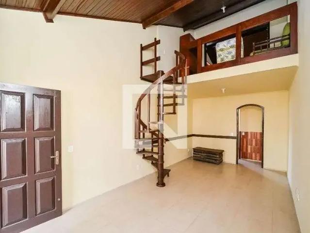 Casa / Sobrado para Venda em Porto Alegre/RS Sarandi 4 Quartos