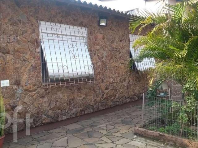 Casa / Sobrado para Venda em Porto Alegre/RS Sarandi 4 Quartos