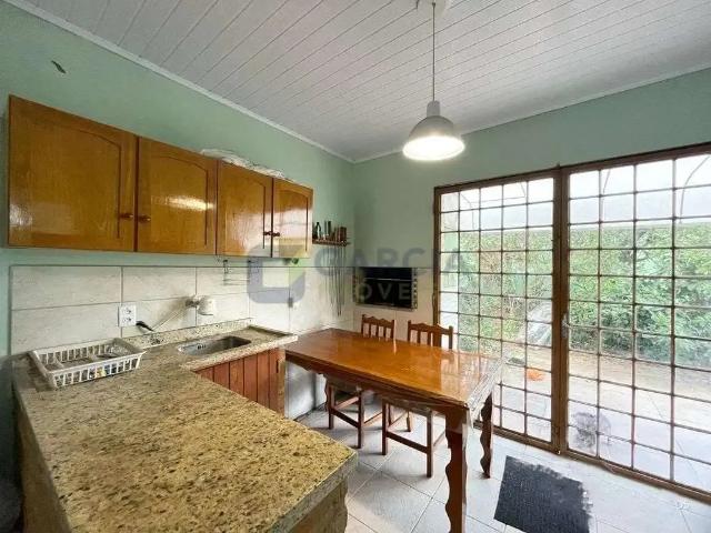 Casa / Sobrado para Venda em Porto Alegre/RS Sarandi 4 Quartos