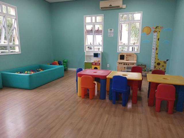 Casa / Sobrado para Venda em Porto Alegre/RS Sarandi 4 Quartos
