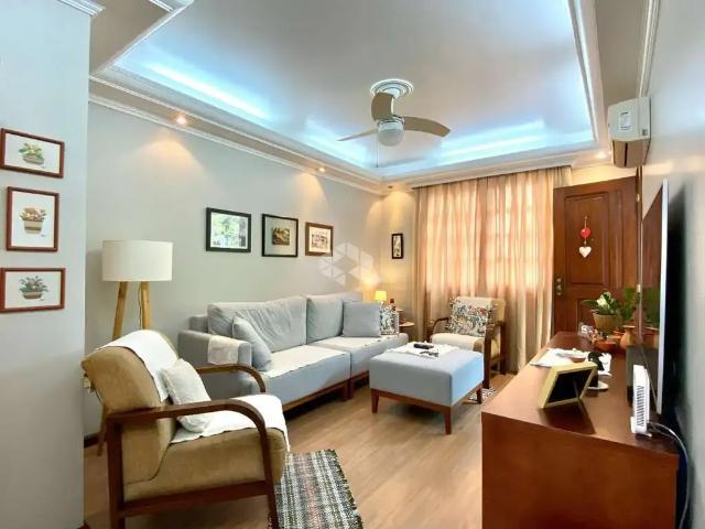 Casa / Sobrado para Venda em Porto Alegre/RS Sarandi 4 Quartos