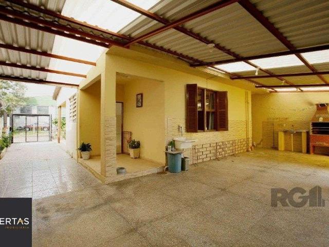 Casa / Sobrado para Venda em Porto Alegre/RS Sarandi 4 Quartos