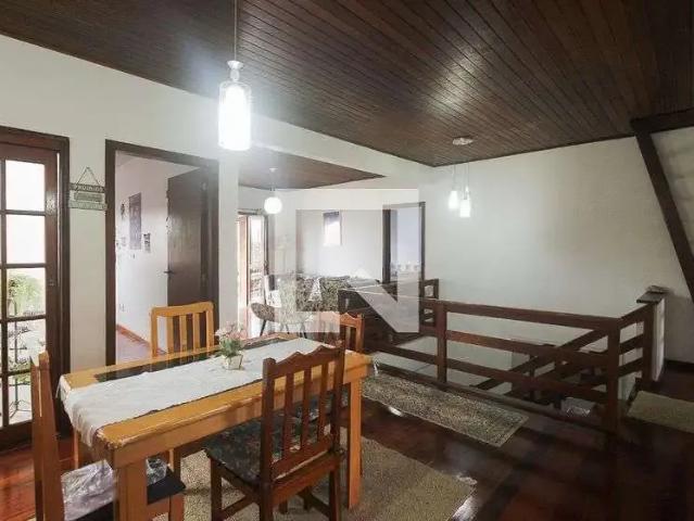 Casa / Sobrado para Venda em Porto Alegre/RS Sarandi 4 Quartos